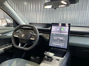 Changan Lamore, 2024г., передний привод, робот