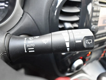 Nissan Juke, 2013г., передний привод, вариатор