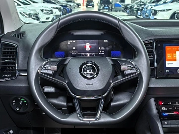 Skoda Karoq, 2022г., передний привод, автомат