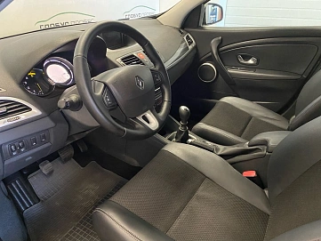 Renault Megane, 2010г., передний привод, механика