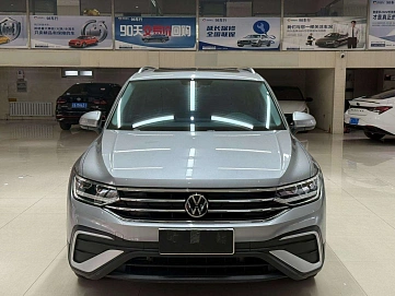 Volkswagen Tiguan, 2022г., передний привод, робот