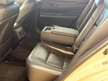 Lexus ES, 2014г., передний привод, автомат