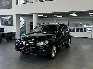 Volkswagen Tiguan, 2012г., передний привод, автомат