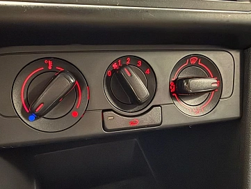 Volkswagen Polo, 2011г., передний привод, механика