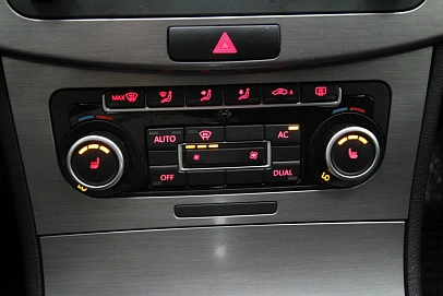Volkswagen Passat, 2011г., передний привод, робот