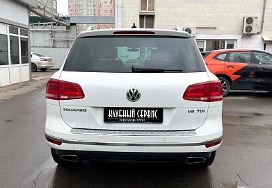 Volkswagen Touareg, 2017г., полный привод, автомат