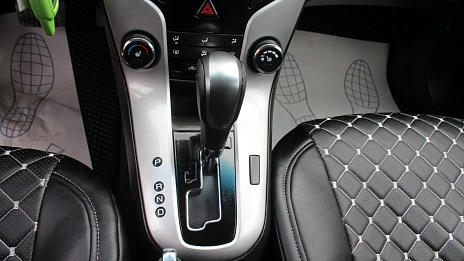 Chevrolet Cruze, 2011г., передний привод, механика