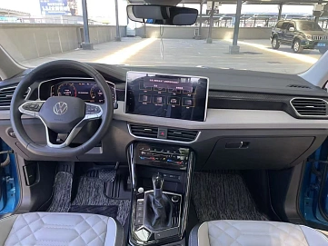 Volkswagen Tayron, 2022г., передний привод, робот