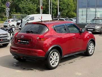 Nissan Juke, 2012г., передний привод, вариатор