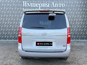 Hyundai Grand Starex, 2011г., задний привод, автомат