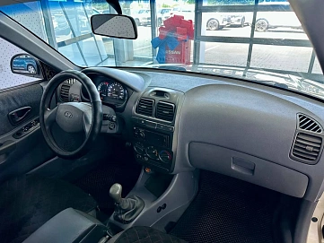 Hyundai Accent, 2004г., передний привод, механика