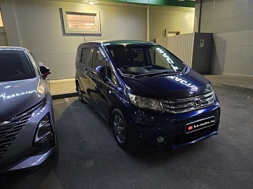 Honda Freed, 2010г, передний привод, вариатор