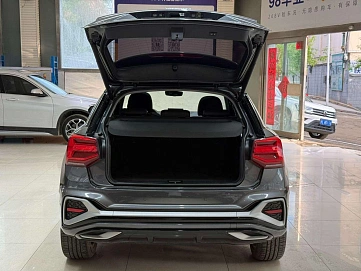 Audi Q2, 2023г., передний привод, робот