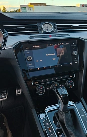 Volkswagen Passat, 2019г., полный привод, робот