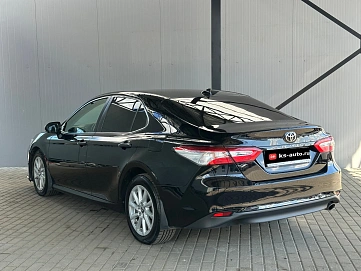 Toyota Camry, 2021г., передний привод, автомат