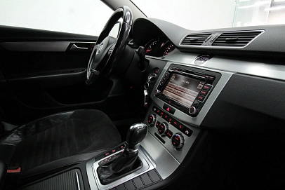 Volkswagen Passat, 2013г., передний привод, робот