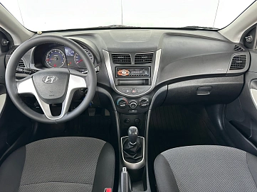 Hyundai Solaris, 2012г., передний привод, механика