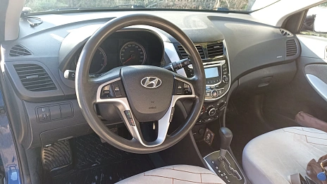 Hyundai Solaris, 2013г., передний привод, автомат