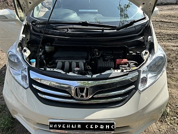 Honda Freed, 2012г., передний привод, вариатор