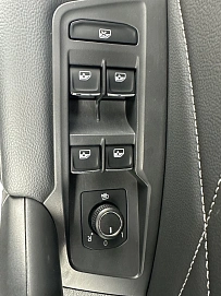 Volkswagen Tiguan, 2022г., передний привод, робот