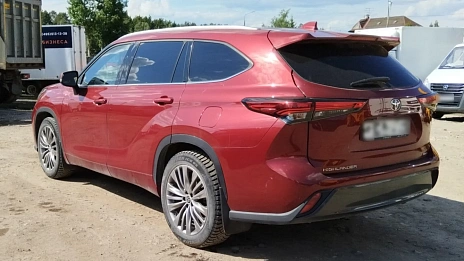 Toyota Highlander, 2021г, полный привод, автомат