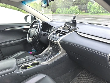 Lexus NX, 2015г, передний привод, вариатор