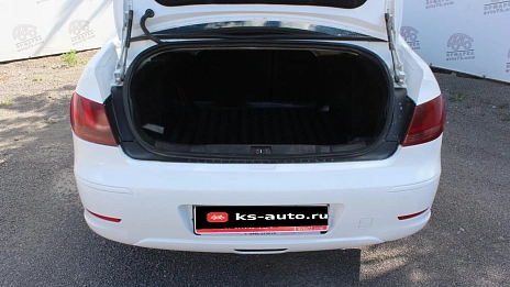Peugeot 408, 2013г., передний привод, механика