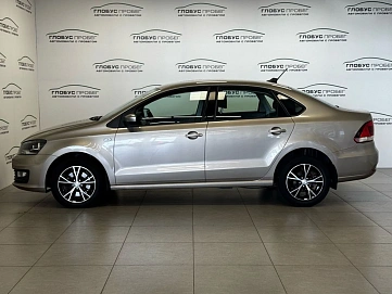 Volkswagen Polo, 2017г., передний привод, автомат