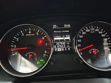 Nissan Qashqai, 2010г., полный привод, вариатор