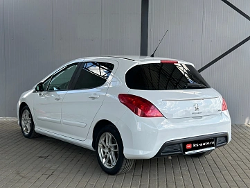 Peugeot 308, 2011г., передний привод, автомат
