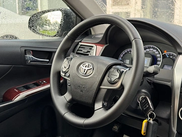 Toyota Camry, 2012г., передний привод, автомат