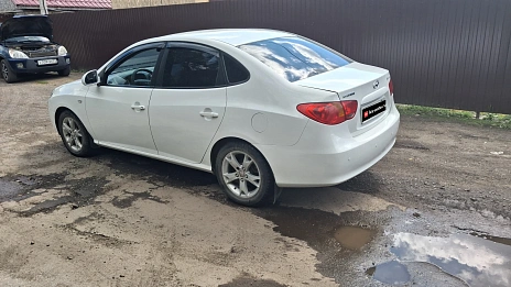 Hyundai Elantra, 2009г., передний привод, механика