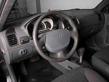 Hyundai Accent, 2005г., передний привод, автомат