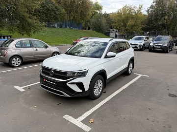 Volkswagen Taos, 2022г., передний привод, автомат