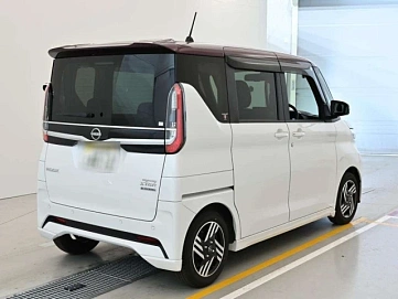 Nissan Roox, 2023г., передний привод, вариатор