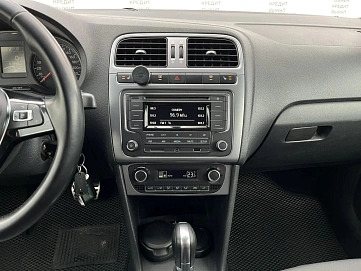 Volkswagen Polo, 2017г., передний привод, автомат
