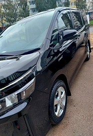 Toyota Voxy, 2017г., передний привод, вариатор