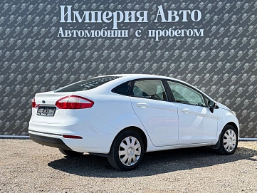 Ford Fiesta, 2015г., передний привод, робот
