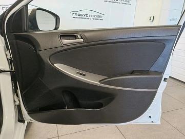 Hyundai Solaris, 2015г., передний привод, автомат