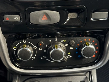 Renault Duster, 2012г., полный привод, механика