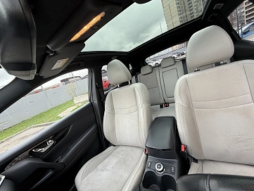 Nissan Qashqai, 2015г., полный привод, вариатор