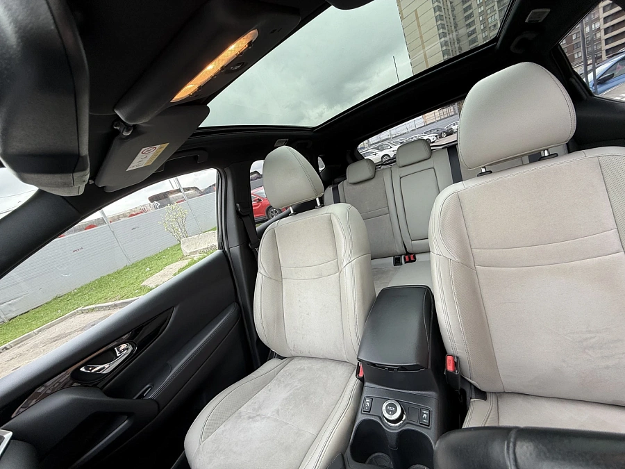 Nissan Qashqai, 2015г., полный привод, вариатор