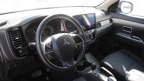 Mitsubishi Outlander, 2016г., передний привод, механика