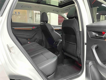 Skoda Karoq, 2021г., передний привод, автомат