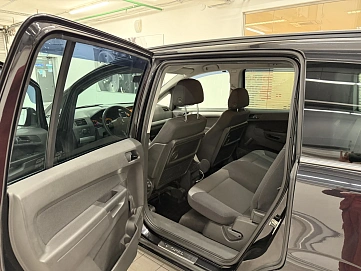 Opel Zafira, 2011г., передний привод, робот