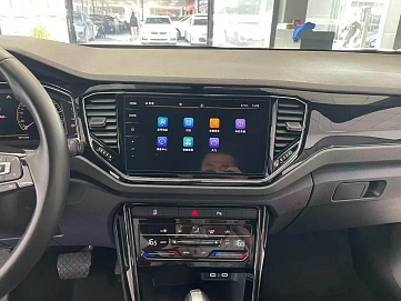 Volkswagen T-Roc, 2022г., полный привод, робот
