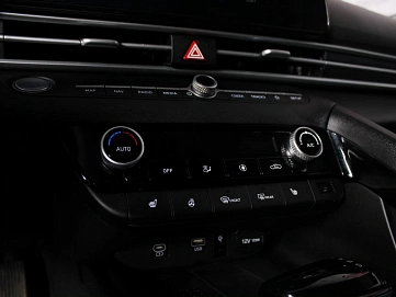 Hyundai Elantra, 2023г., передний привод, вариатор