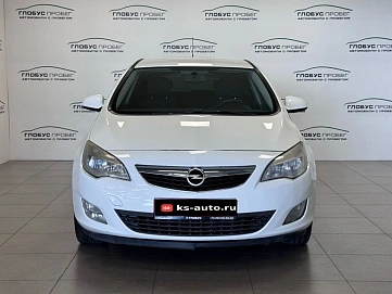 Opel Astra, 2011г., передний привод, механика