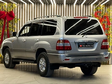 Toyota Land Cruiser, 2006г., полный привод, механика
