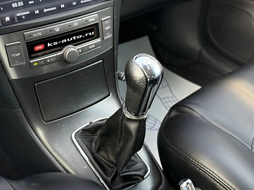 Toyota Avensis, 2006г., передний привод, механика